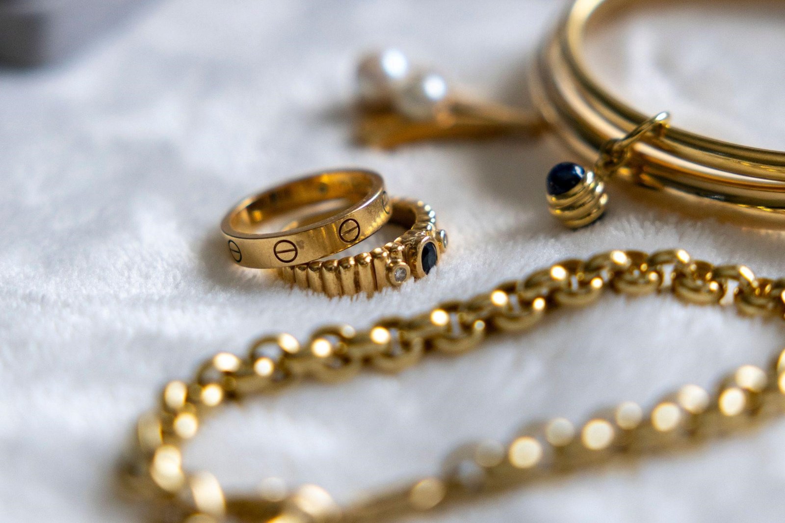 What Creates Sparkle in Jewellery?